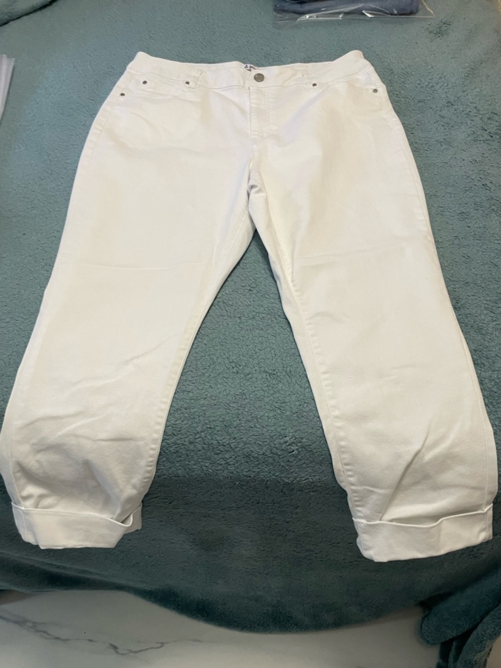 d. jeans White High-Rise Button Front Pants